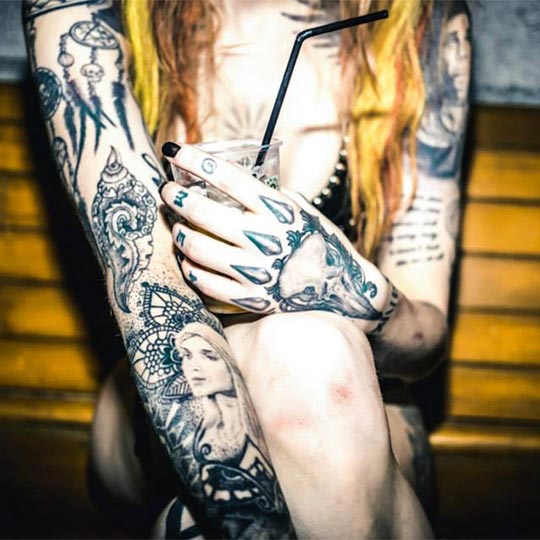 AMSTERDAM-Shelly-DInferno-backstage-at-Wasteland-Amsterdam-Photography-by-De-Fotomeisjes